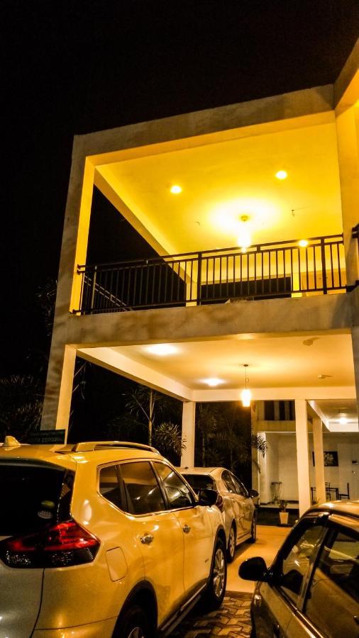 Akoya Pearl Hotel Ratnapura Exterior photo