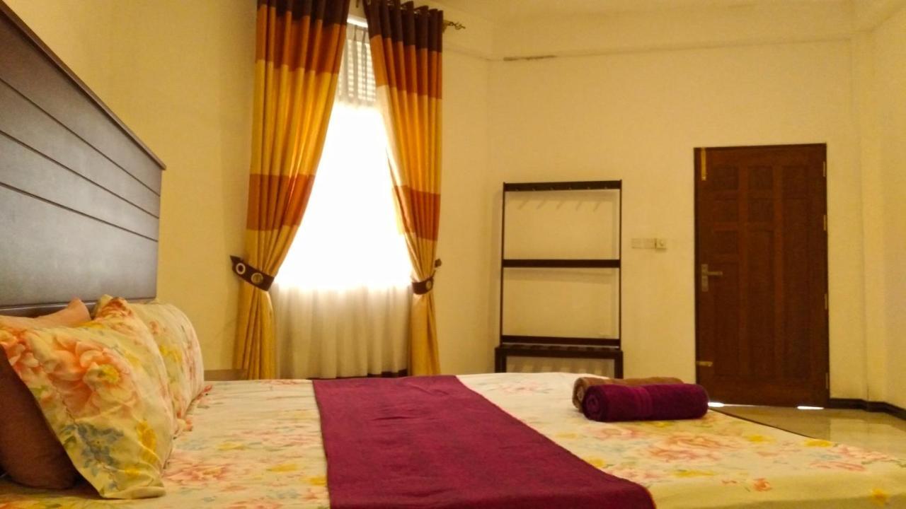 Akoya Pearl Hotel Ratnapura Exterior photo